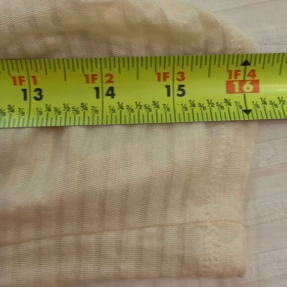 Tiny Ivory Sequin Embroidered Blouse Top Womens Size Medium Lightweight - Picture 6 of 12